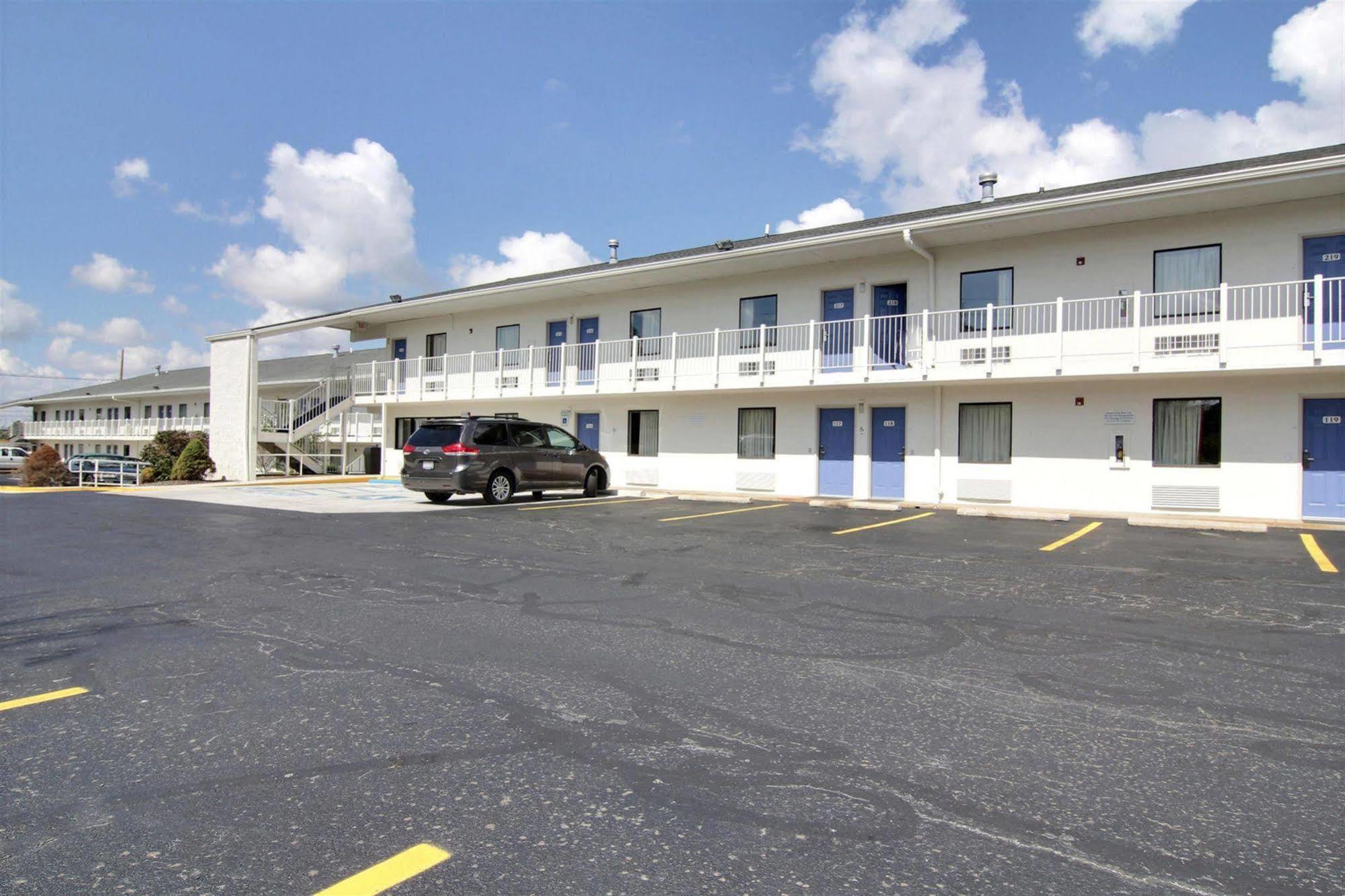 Motel 6-Middleburg Heights, Oh - Cleveland Eksteriør bilde
